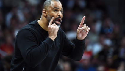 乌度卡：今晚的进攻更加流畅 对手包夹KD为我们打开了局面